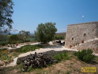 foto immobile Villa con Piscina Vista Mare con meraviglioso giardino, a Pescoluse n. 14