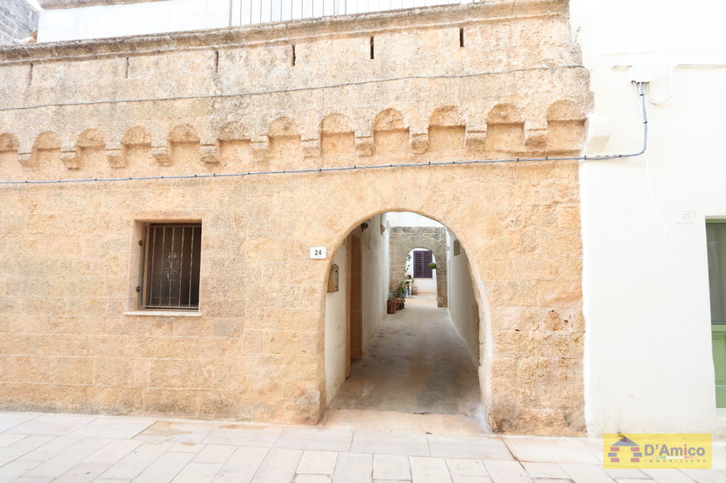 foto immobile Casa antica ristrutturata nel centro storico, a Morciano di Leuca n. 9