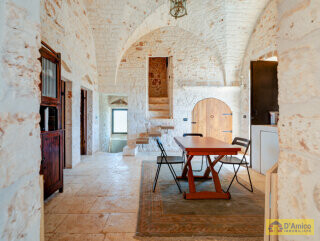 foto immobile Splendida Masseria Fortificata con Piscina, Immersa nella Campagna n. 27