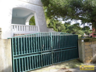 foto immobile Villa nel centro di Santa Maria di Leuca a 80mt dal mare  n. 7