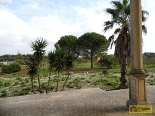 foto immobile Villa in stile Neoclassico, da completare, con Piscina ed area Spa n. 7