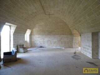 foto immobile Villa in stile Neoclassico, da completare, con Piscina ed area Spa n. 9