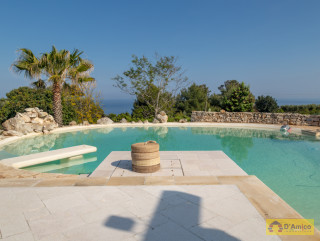 foto immobile Villa in pietra con vista sul mare a Santa Maria di Leuca  n. 4