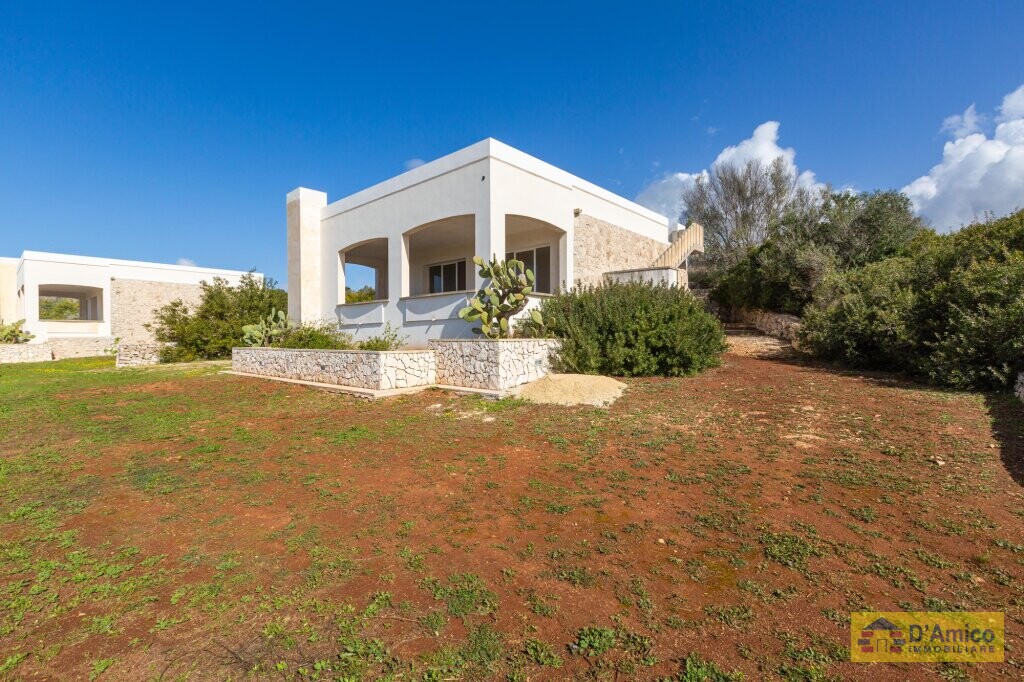 foto immobile Villa vista mare con progetto approvato per Piscina a Torre Mozza  n. 9