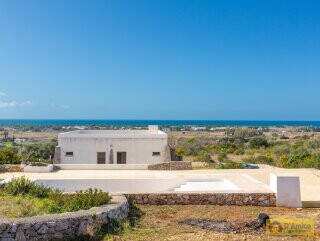foto immobile Villa vista mare, in collina, con Piscina realizzata n. 31