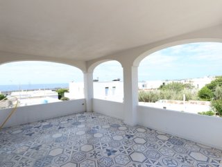 Independet house with sea view and with garden, 100 meters from the beach
