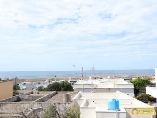 foto immobile Casa indipendente vista mare, con giardino, a 100 metri dalla spiaggia n. 3