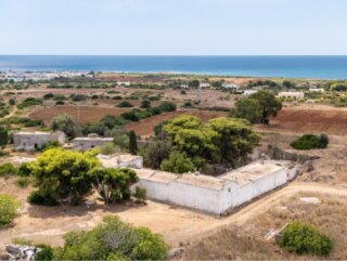 1800s sea-view Masseria in Pescoluse