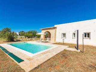 Typical Salento villa with swimming pool, 2 km from the beach of Pescoluse