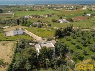 foto immobile In vendita a Pescoluse Villa vista mare, con Autorizzazione per piscina n. 2