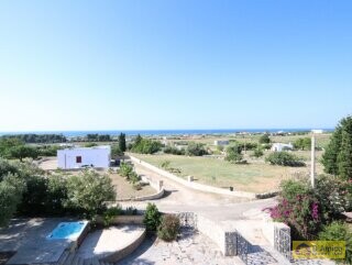 foto immobile In vendita a Pescoluse Villa vista mare, con Autorizzazione per piscina n. 17