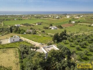 foto immobile In vendita a Pescoluse Villa vista mare, con Autorizzazione per piscina n. 4