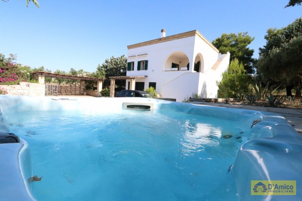 foto immobile In vendita a Pescoluse Villa vista mare, con Autorizzazione per piscina n. 9