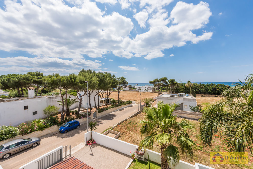 foto immobile Villa vista mare con terrazzi panoramici a 300 metri dalla spiaggia  n. 9