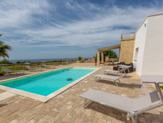 Sea view Villa with Pool and vineyard in Pescoluse