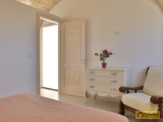 foto immobile Villa vista mare con Piscina e Vigneto a Pescoluse n. 27