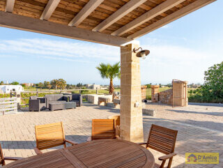 foto immobile Villa vista mare con Piscina e Vigneto a Pescoluse n. 34