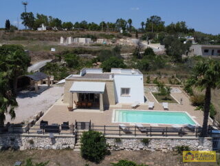 foto immobile Villa vista mare con Piscina e Vigneto a Pescoluse n. 36