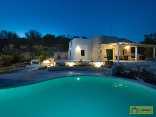 foto immobile Villa con Piscina Vista Mare con meraviglioso giardino, a Pescoluse n. 6