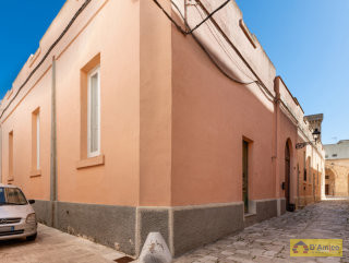 foto immobile Palazzo in vendita nel centro di Ugento, con Piscina a 5 km dal mare n. 9