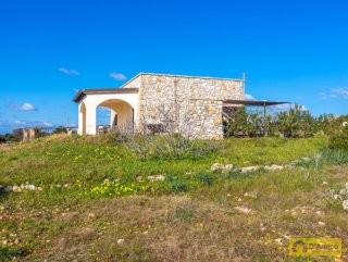 foto immobile Villa vista mare a Pescoluse con progetto per piscina n. 8