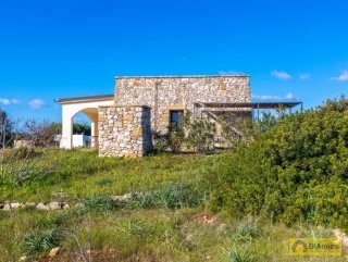 foto immobile Villa vista mare a Pescoluse con progetto per piscina n. 9