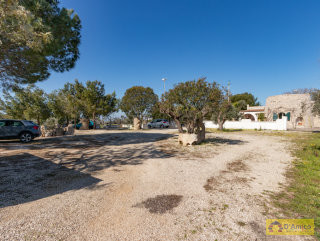 foto immobile Villa con Trullo vista mare a Salve, a 4 km da Pescoluse n. 2