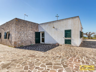 foto immobile Villa con Trullo vista mare a Salve, a 4 km da Pescoluse n. 8