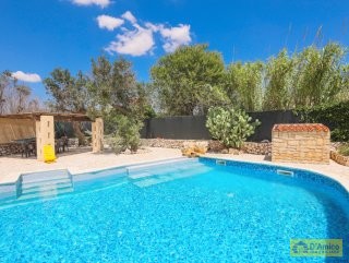 foto immobile Villa con piscina e giardino  a Torre Vado n. 5