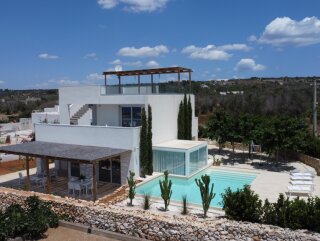 Prestigious Sea View Villa with Pool, Jacuzzi & Private Garden.