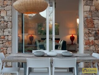 foto immobile Elegante Villa Vista Mare sulla Collina con Parco Privato & Piscina n. 11