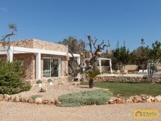 foto immobile Elegante Villa Vista Mare sulla Collina con Parco Privato & Piscina n. 4