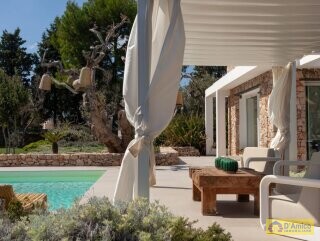 foto immobile Elegante Villa Vista Mare sulla Collina con Parco Privato & Piscina n. 7