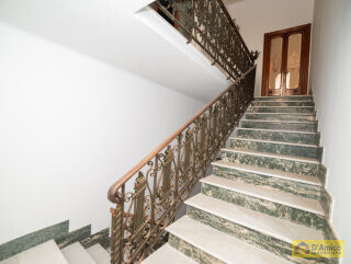 foto immobile Antico Palazzo del 1889 Con Cortile Privato in Centro Storico n. 12