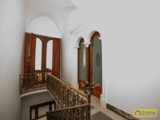 foto immobile Antico Palazzo del 1889 Con Cortile Privato in Centro Storico n. 13