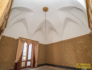 foto immobile Antico Palazzo del 1889 Con Cortile Privato in Centro Storico n. 16