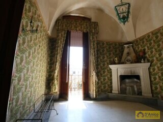 foto immobile Antico Palazzo del 1889 Con Cortile Privato in Centro Storico n. 17