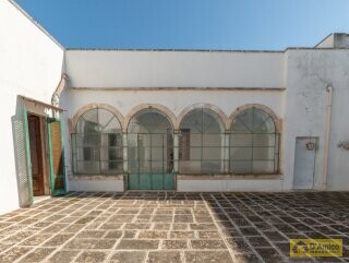 foto immobile Antico Palazzo del 1889 Con Cortile Privato in Centro Storico n. 21