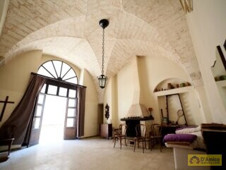 foto immobile Antico Palazzo del 1889 Con Cortile Privato in Centro Storico n. 7