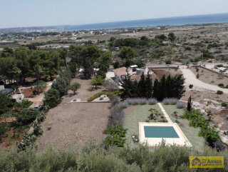 foto immobile Tipica Villa Vista Mare con Dependance e Progetto approvato per una Piscina. n. 3