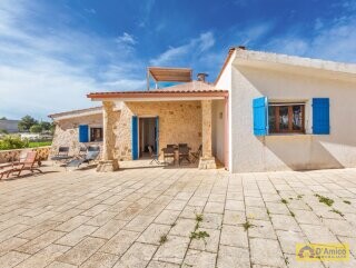 foto immobile Tipica Villa Vista Mare con Dependance e Progetto approvato per una Piscina. n. 54