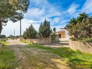 foto immobile Tipica Villa Vista Mare con Dependance e Progetto approvato per una Piscina. n. 6