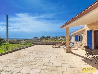 foto immobile Tipica Villa Vista Mare con Dependance e Progetto approvato per una Piscina. n. 7