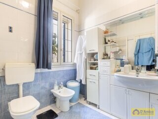 foto immobile Elegante e Raffinata Villa Vista Mare con Giardino n. 25