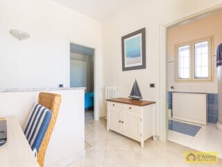 foto immobile Elegante e Raffinata Villa Vista Mare con Giardino n. 34