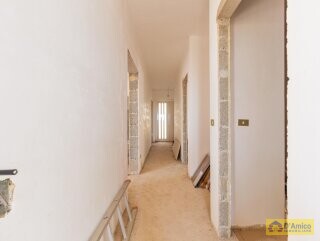 foto immobile Villa Vista Mare da Completare, con Giardino, a 400 metri dalla Spiaggia n. 34