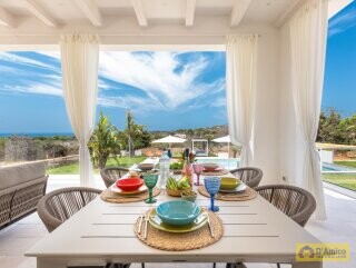 foto immobile Prestigiosa Villa Vista Mare con Piscina, in Collina a Pescoluse n. 14