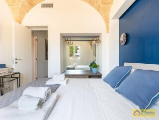 foto immobile Prestigiosa Villa Vista Mare con Piscina, in Collina a Pescoluse n. 26