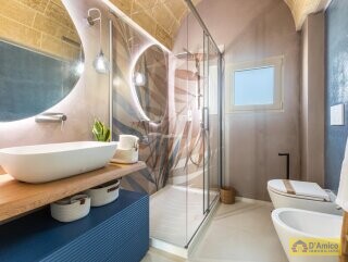 foto immobile Prestigiosa Villa Vista Mare con Piscina, in Collina a Pescoluse n. 37