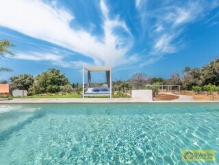 foto immobile Prestigiosa Villa Vista Mare con Piscina, in Collina a Pescoluse n. 4